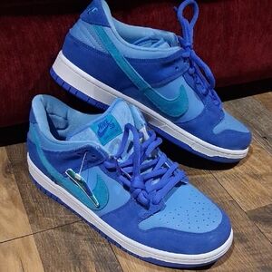 NWOT Mens Nike SB Dunk Low Blue Raspberry Shoes Size 12